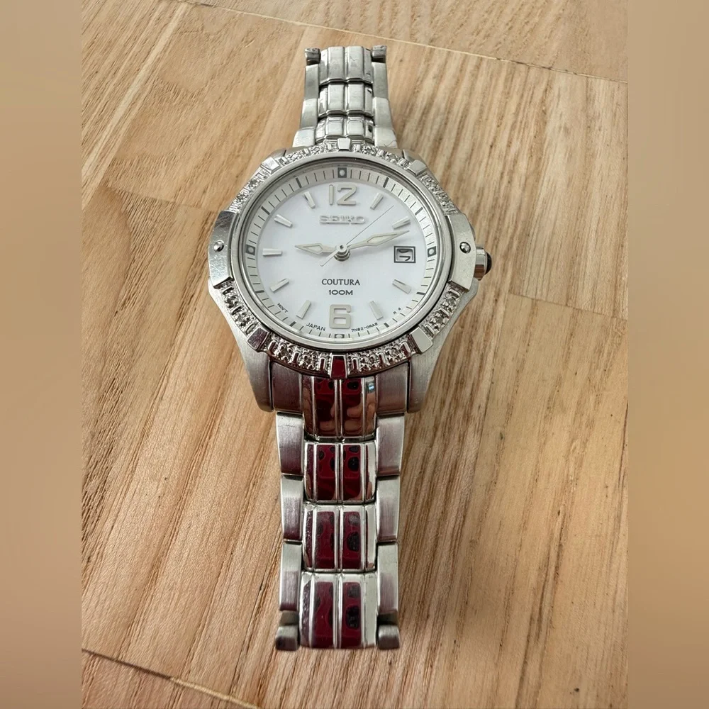 Seiko ladies coutura stainless steel diamond watch NEW BATTERY